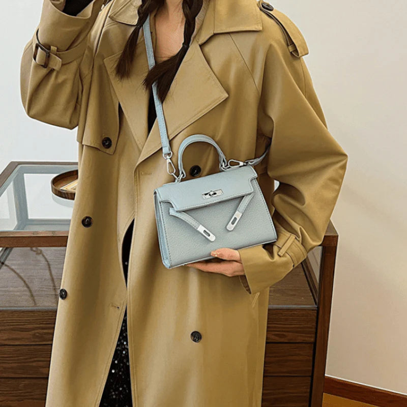 Sac À Main En Cuir Beige Avec Bandoulière Et Poignée